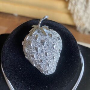 Sarah Coventry strawberry brooch